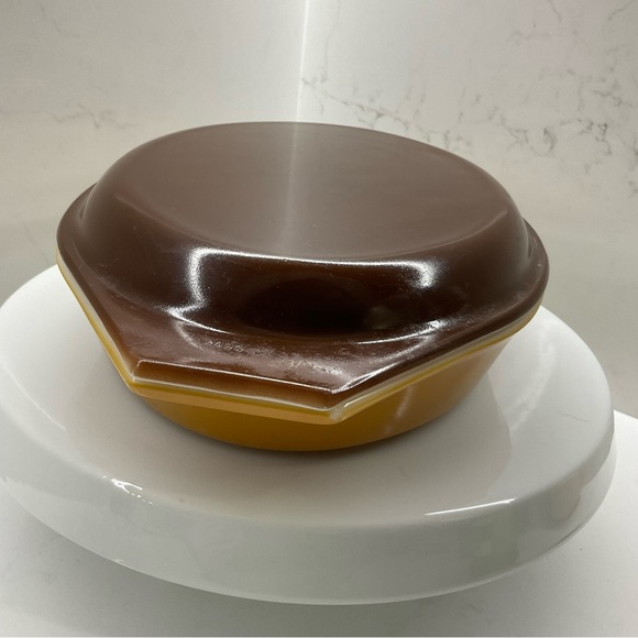 Vintage Old Orchard Pyrex divided casserole with lid 1 quart two tone brown - Picture 2 of 10